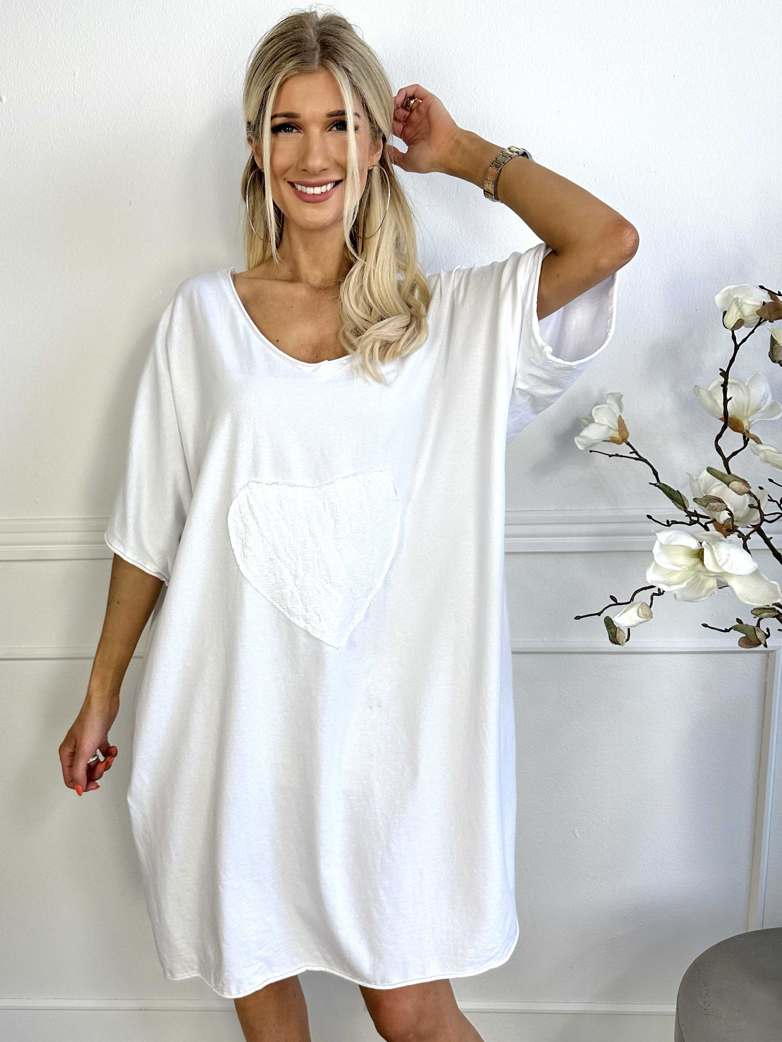 Shila - T-shirtklänning i bomull med paljetthjärta